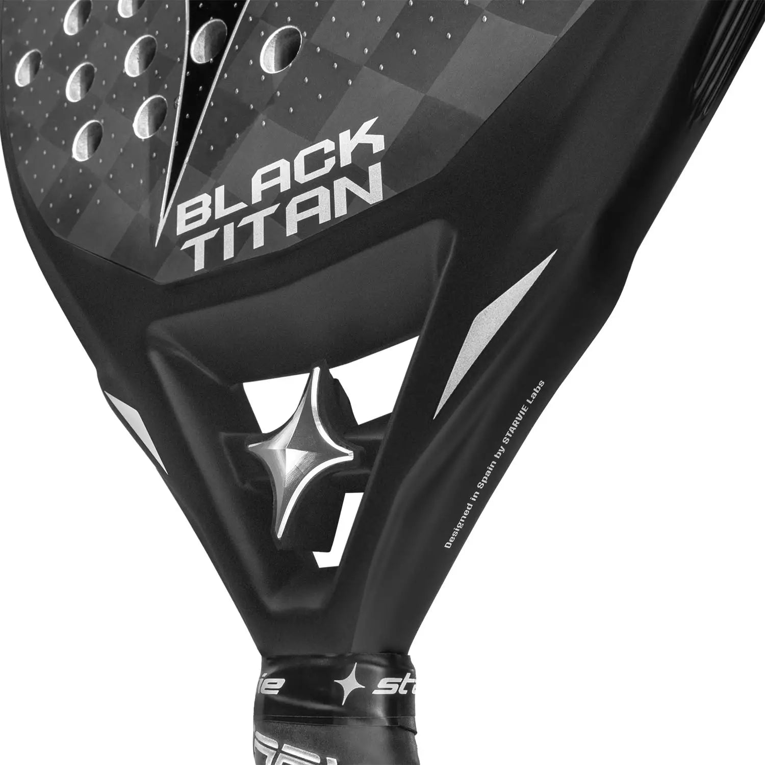 Detail StarVie Black Titan 2025 padelracket – hybride model met 24K Carbon Master, H-EVA Power-kern en ruwe Spin Boost-afwerking.