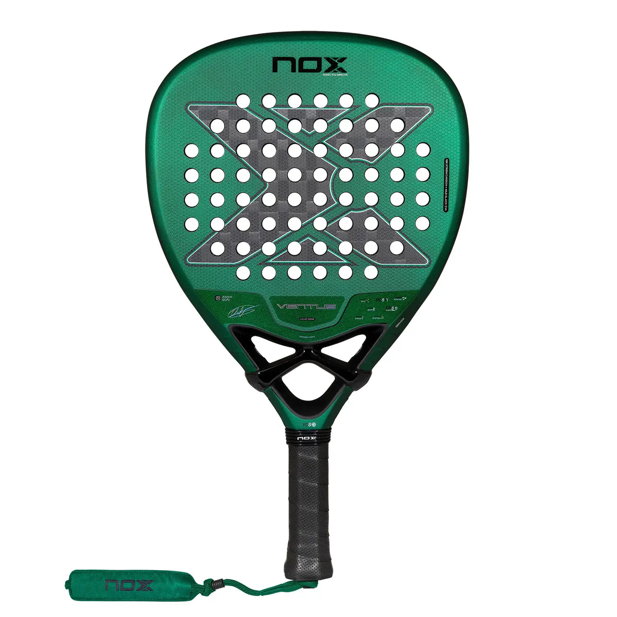 Vooraanzicht Nox Ventus Attack 12k 2027 felgroene padel racket met zwarte x op het slagoppervalk en zwart handvat.