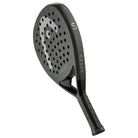 Zijaanzicht van een zwarte padel racket met centraal in het licht grijs het logo van Head.