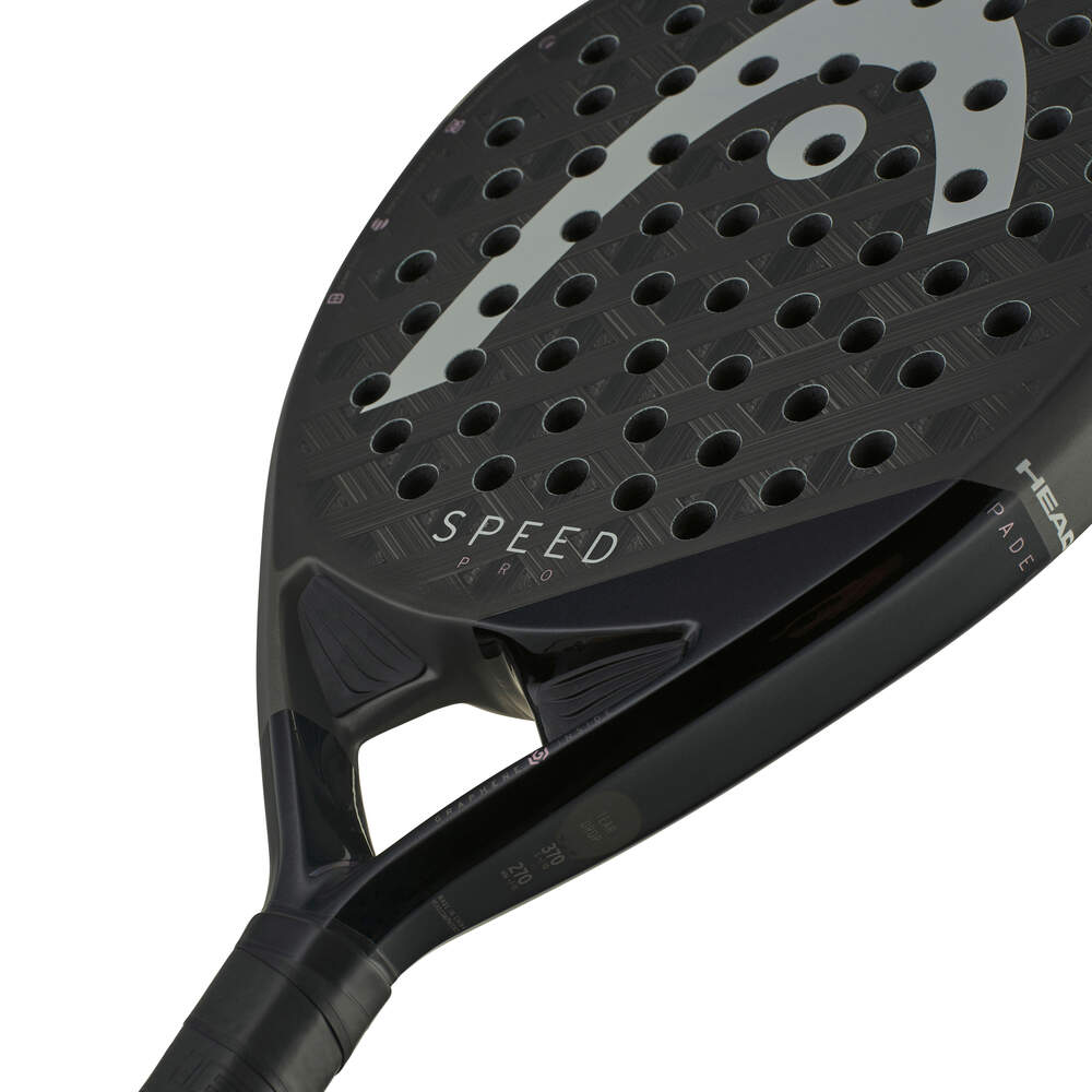 Vooraanzicht van een zwarte padel racket met centraal in het licht grijs het logo van Head.