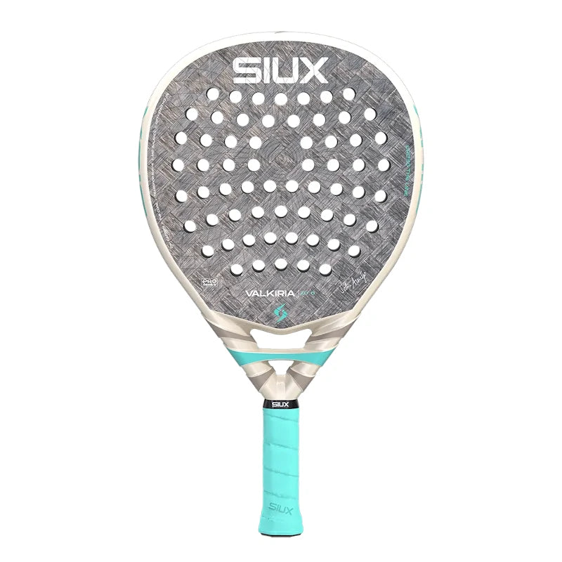 Vooraanzicht Siux Valkiria Pro 2026 – Ontworpen met Sofía Araújo. Dames padelracket met 24K Carbon, EVA High Density-kern en 3D-sand finish