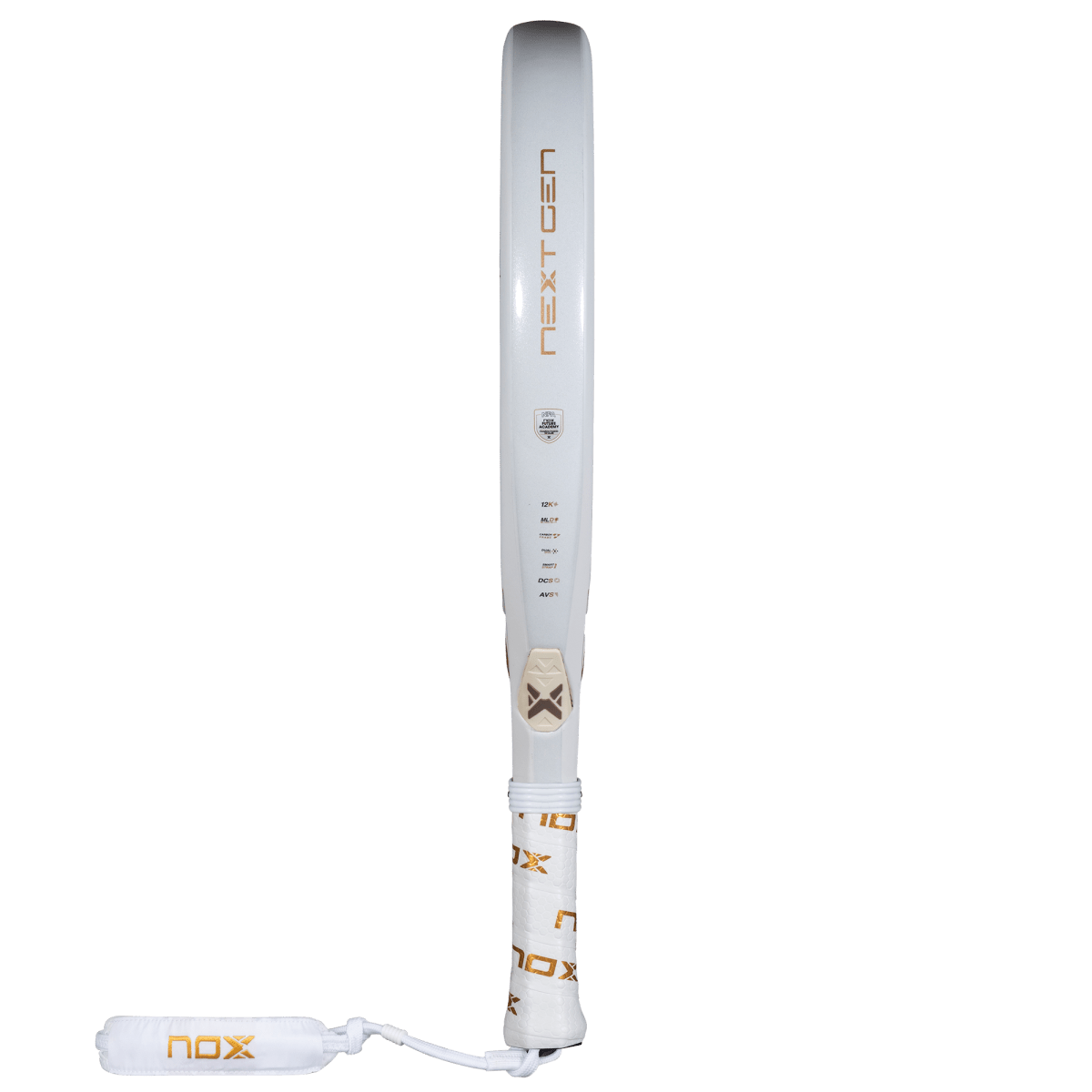 Zijaanzicht witte Nox padel racket met gouden accenten in het logo.