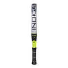 Zijaanzicht Bullpadel Indiga Control 2026 padelracket – rond model met SoftEva-kern, Polyglass-bladen en CarbonTube-frame. Licht, controlegericht en comfortabel.