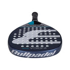 Bovenaanzicht Bullpadel Indiga Power 2026 padelracket – diamantvorm met SoftEva-kern, Polyglass-bladen en carbon frame. Licht, krachtig en comfortabel.