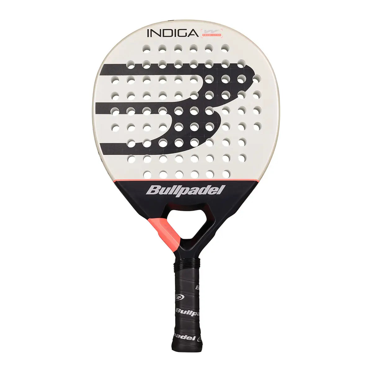 Vooraanzicht Bullpadel Indiga Woman 2026 padelracket – rond model met SoftEva-kern, Polyglass-bladen en carbon frame. Licht, wendbaar en controlegericht.