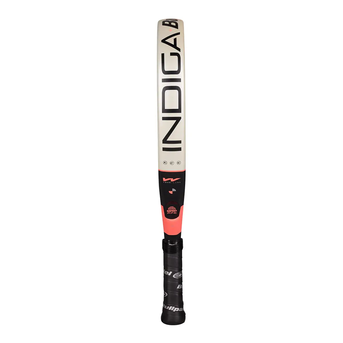 ZIjaanzicht Bullpadel Indiga Woman 2026 padelracket – rond model met SoftEva-kern, Polyglass-bladen en carbon frame. Licht, wendbaar en controlegericht.