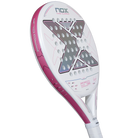 Schuin aanzicht wit padel racket Nox Pro Cup Silver 2027 met roze details