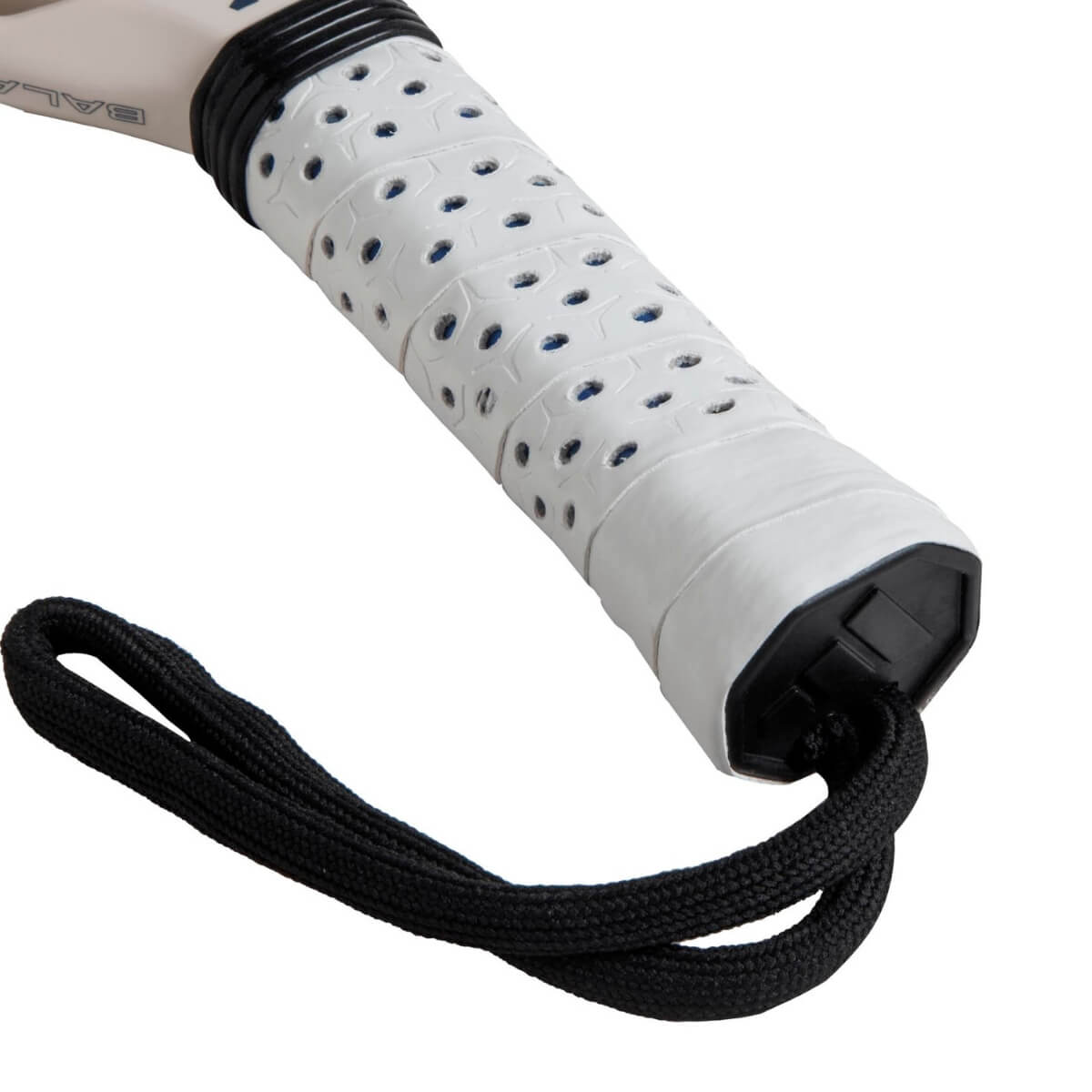 Adidas Cross It Light 3.4 witte padel racket met donkerblauw adidas logo close-up van het handvat