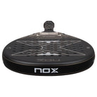 Bovenaanzicht zwart padel racket NOX AT10 Pro Cup Hard 2026 met donker bruine details