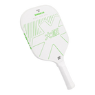 Schuin vooraanzicht wit pickleball racket met groen Osaka logo