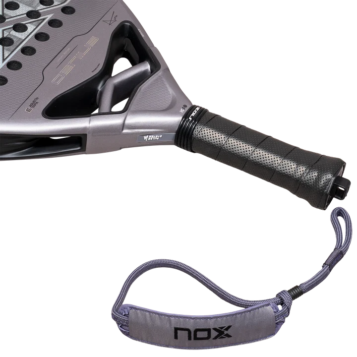 Handvat  licht grijs padel racket Nox Genius 18k 2027