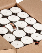 Close-up van een kartonnen doosje met 60 witte overgrips