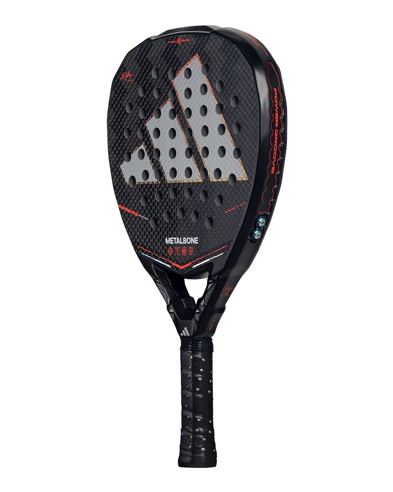 Schuin vooraanzicht Adidas Metalbone 2026 – Ale Galán Racket | Power & Verstelbaar Gewicht