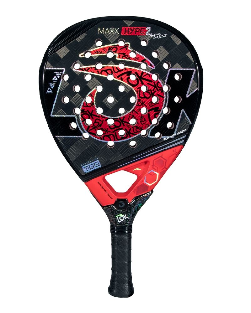 Vooraanzicht Lok Maxx Hype Gen 2 - Zwart Diamantvormig padelracket met 18K Carbon en rood Lok logo.