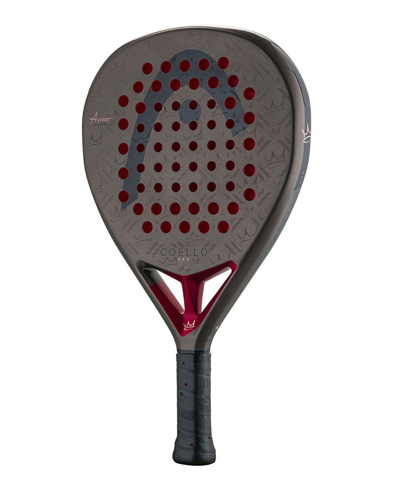 Schuin vooraanzicht Head Coello Pro 2026 donker grijs padel racket met zwart Head logo en rode accenten.